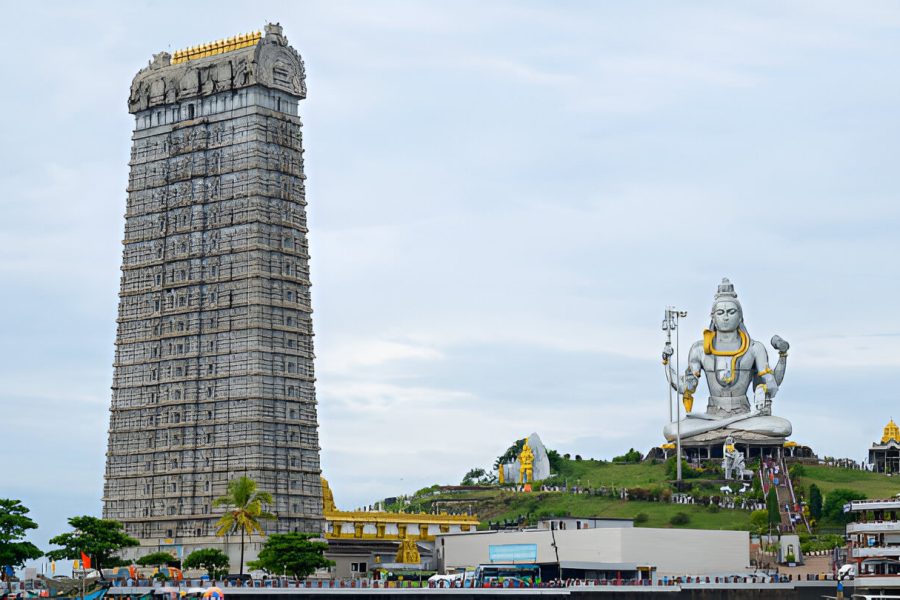 Murudeshwar (with day excursion to Nethrani Island)